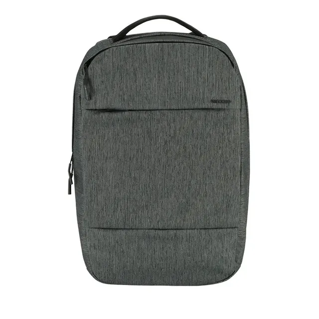 incase-city-compact-backpack-18l-rucksack-mit-16-zoll-laptopfach-und-faux-fur-sc image 1