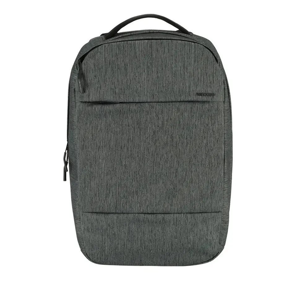 incase-city-compact-backpack-18l-rucksack-mit-16-zoll-laptopfach-und-faux-fur-sc image 1