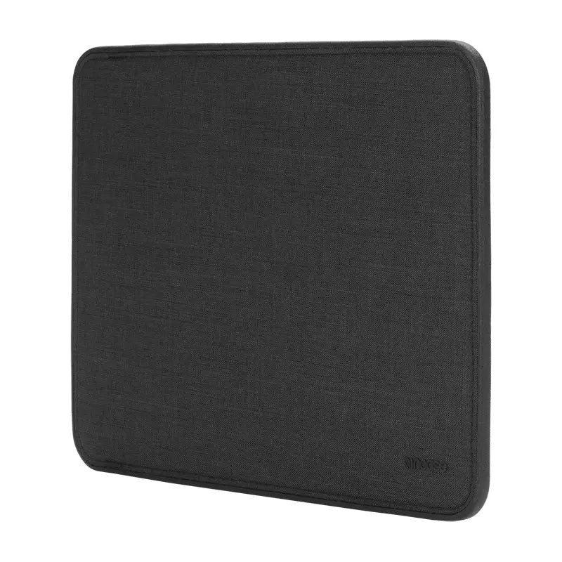 incase-icon-sleeve-f-r-16-zoll-macbook-pro-tensaerlite-bumper-magnetverschluss image 3