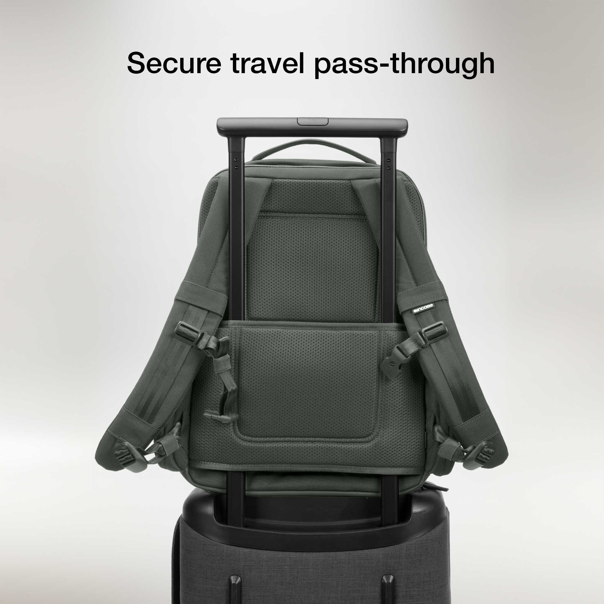 incase-a-r-c-commuter-pack-26l-rucksack-mit-trolley-system-16-zoll-laptopfach image 4