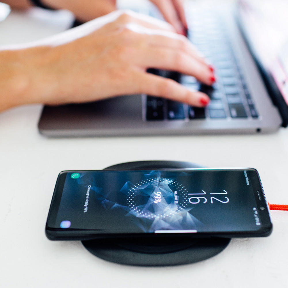 adonit-wireless-charging-pad-flache-kabellose-ladestation-mit-usb-kabel image 3
