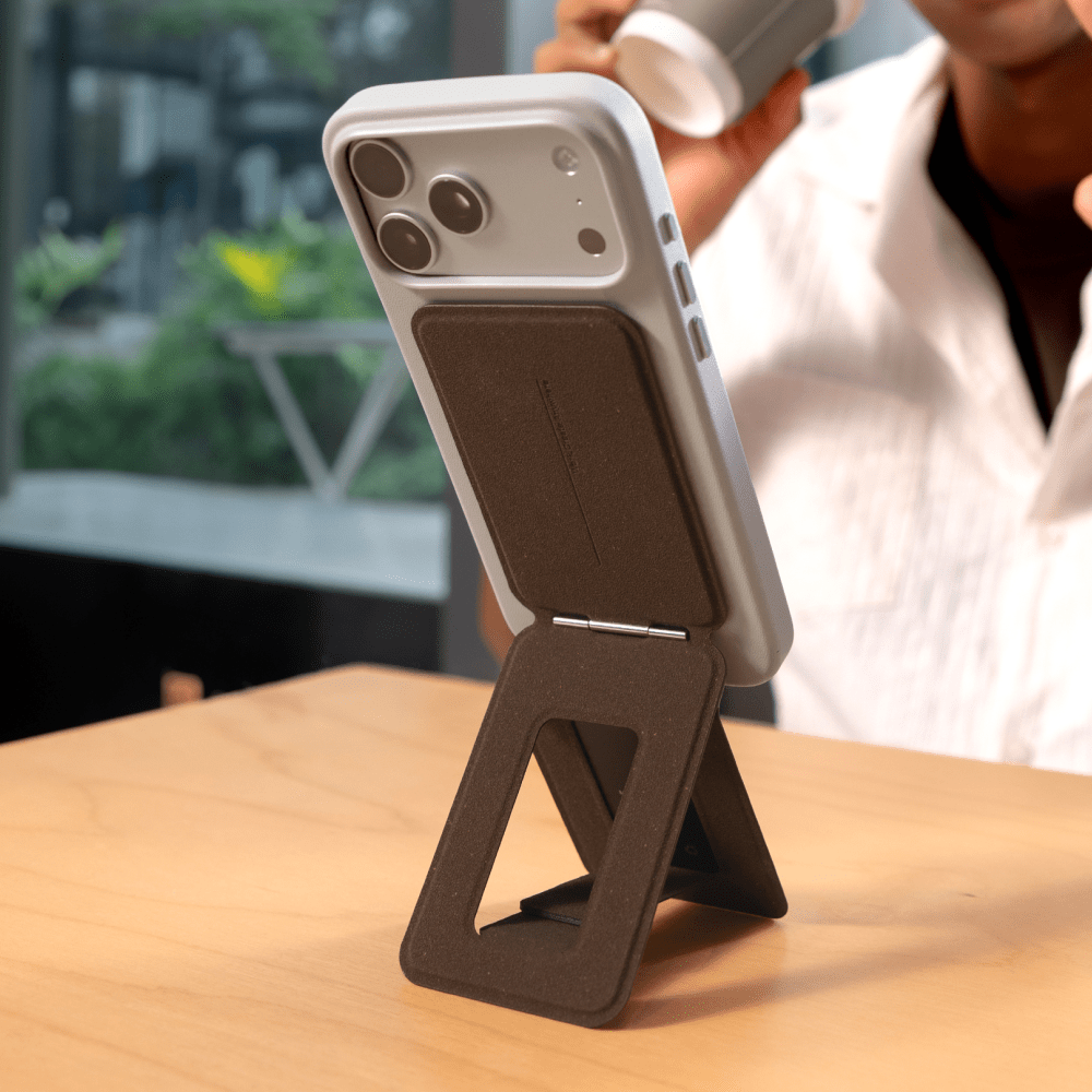 moft-snap-phone-tripod-aus-movas-e-coffee-bio-leder image 2
