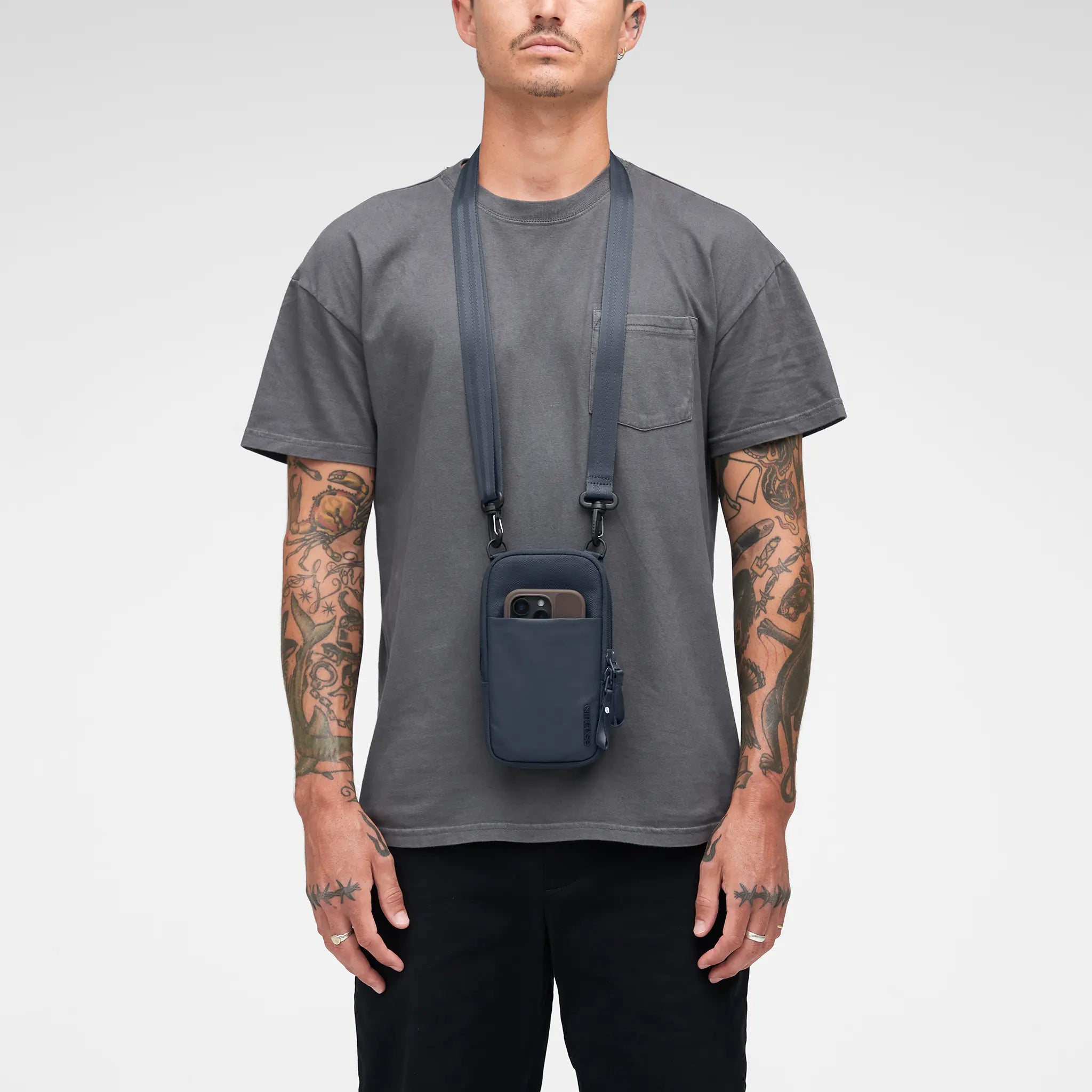 incase-a-r-c-small-crossbody-bag-respun-100-recycling-polyester-umh-ngetasche image 7
