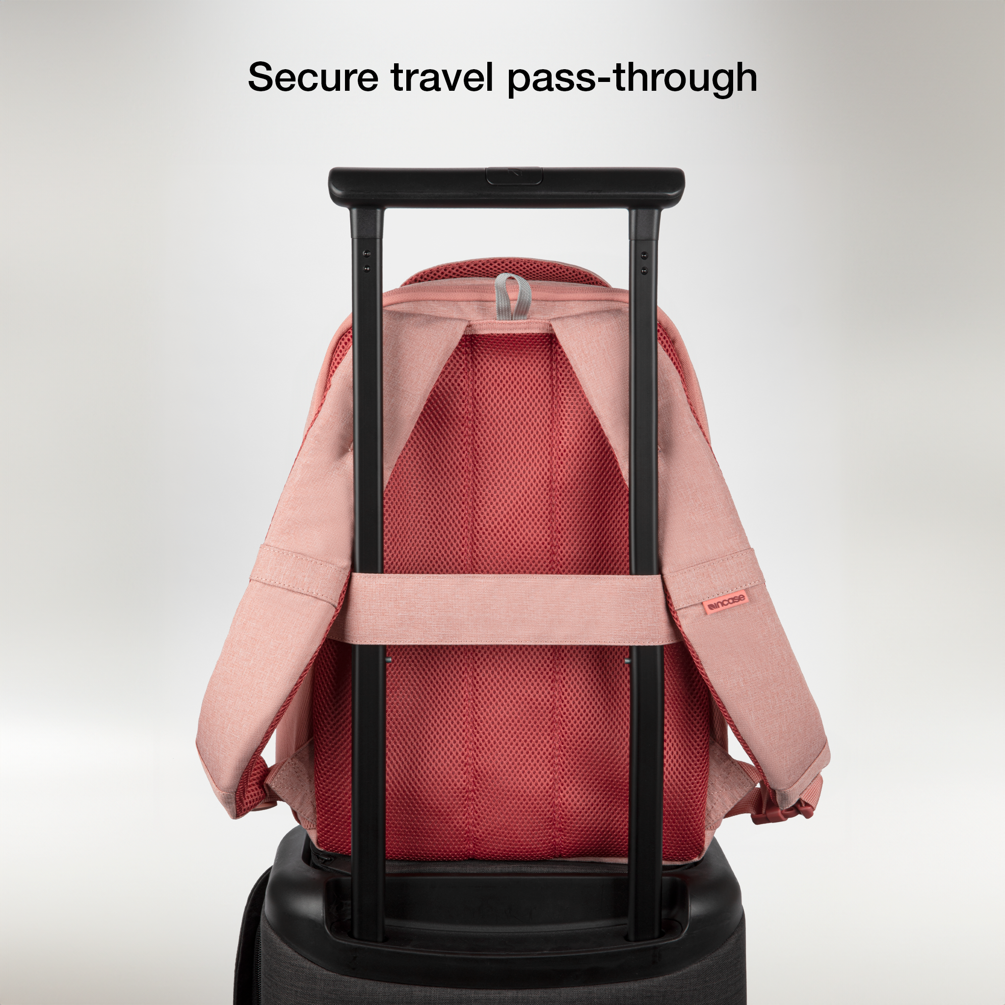 incase-facet-backpack-20l-asymmetrisches-design-airtag-fach-wasserresistent image 5