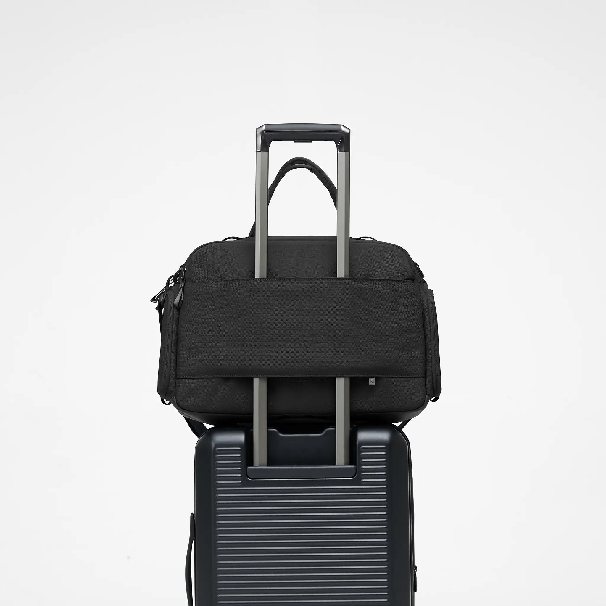 incase-a-r-c-duffel-40l-reisetasche-mit-laptopfach-wasserresistent-handgep-ck-ta image 5