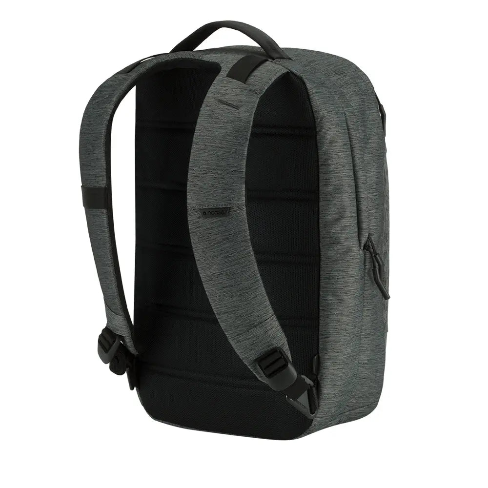 incase-city-compact-backpack-18l-rucksack-mit-16-zoll-laptopfach-und-faux-fur-sc image 6