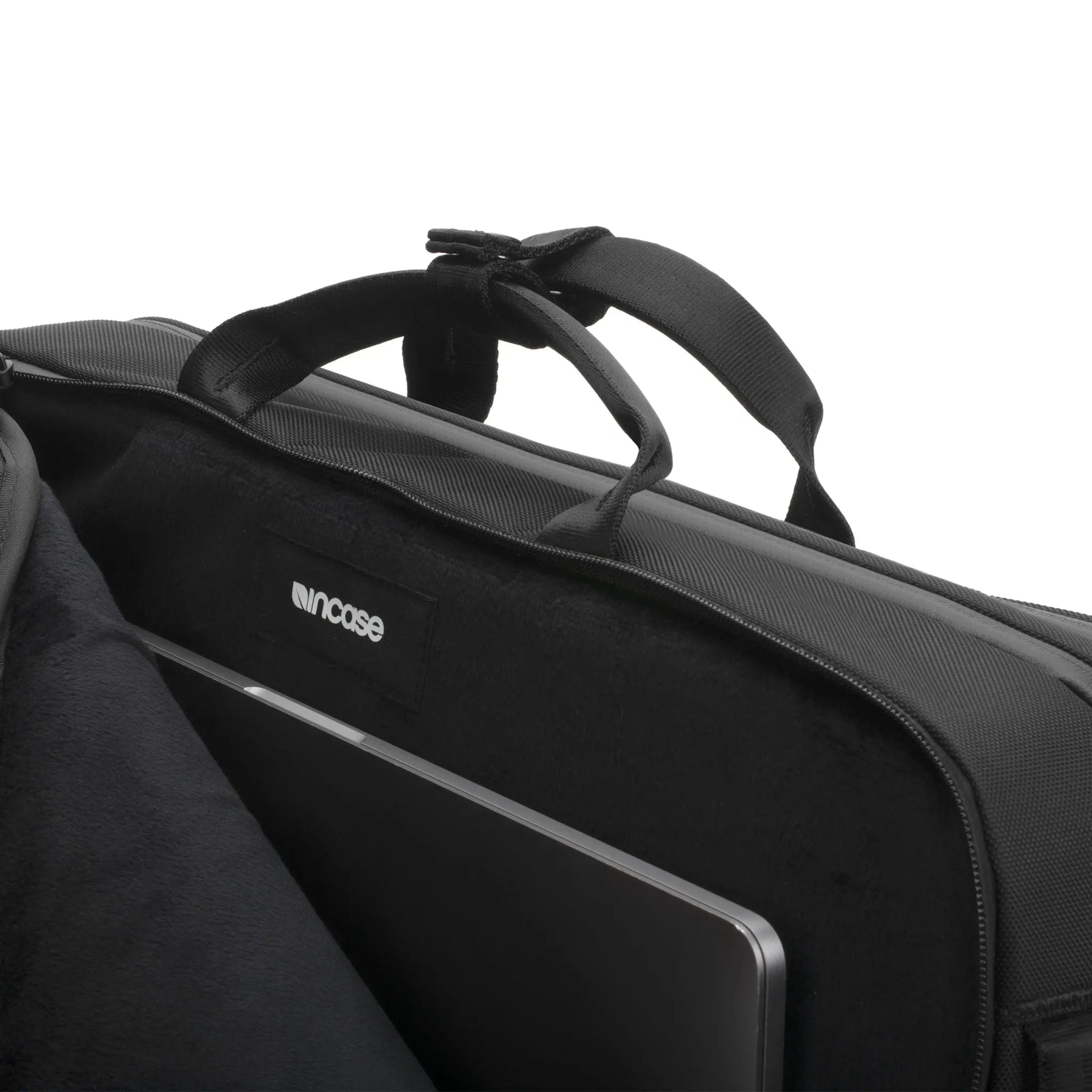 incase-two-way-convertible-brief-and-backpack image 3