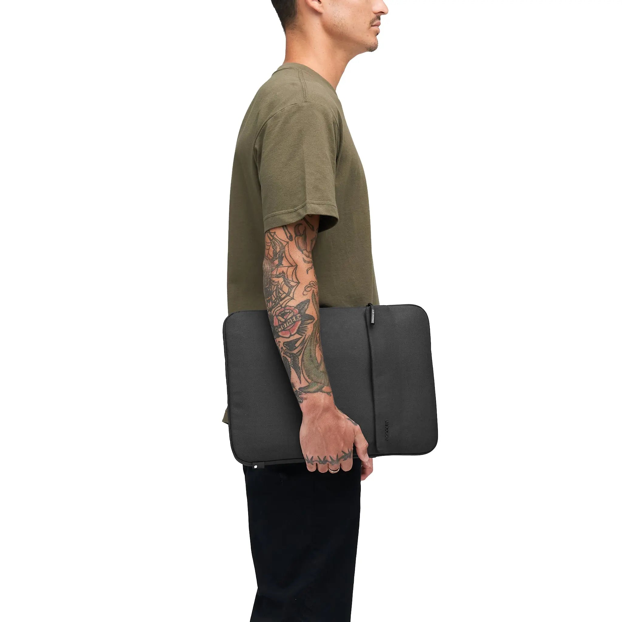 incase-crosstown-sleeve-for-16-inch-laptop image 3