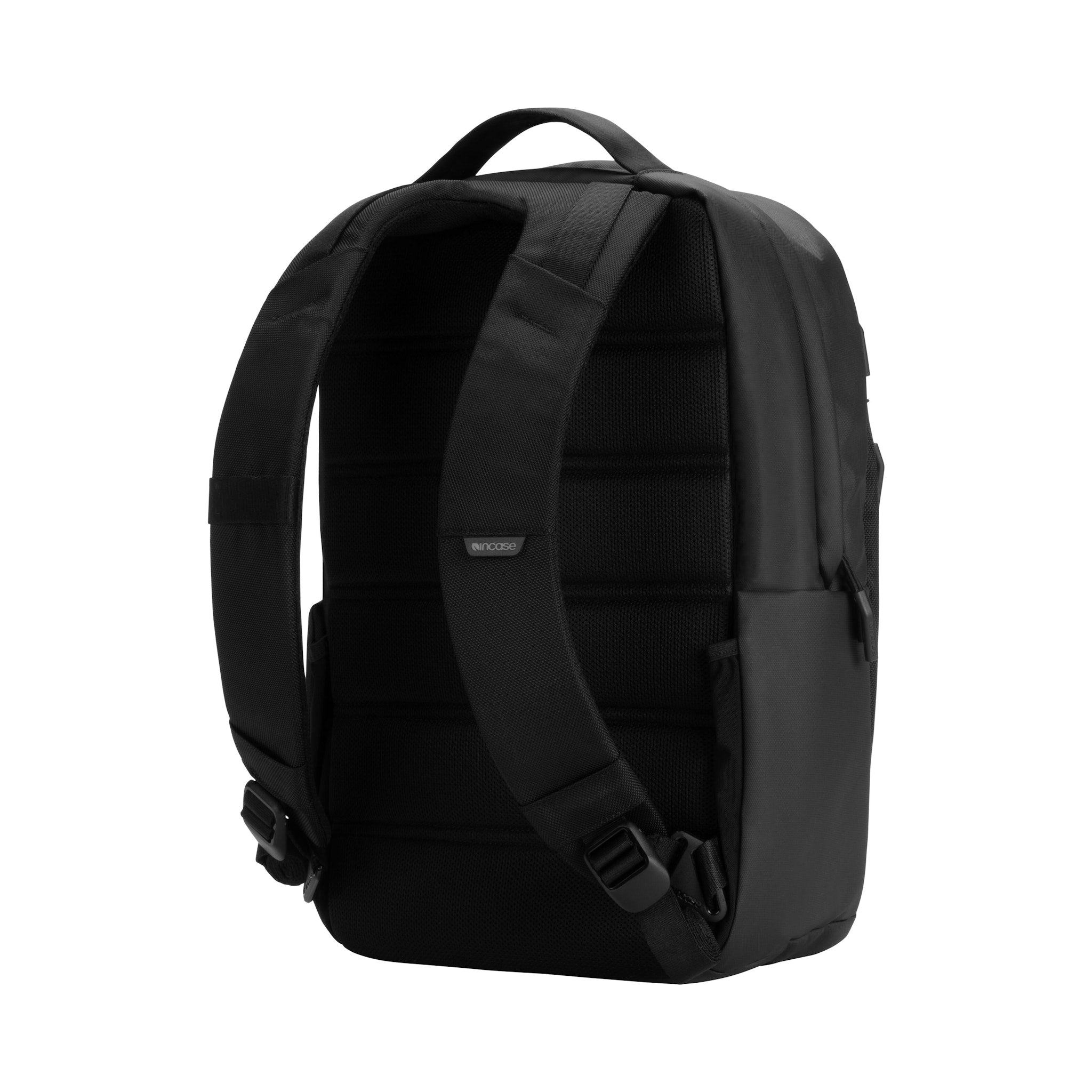 incase-city-compact-rucksack-18l-passend-f-r-macbook-air-und-macbook-pro image 3