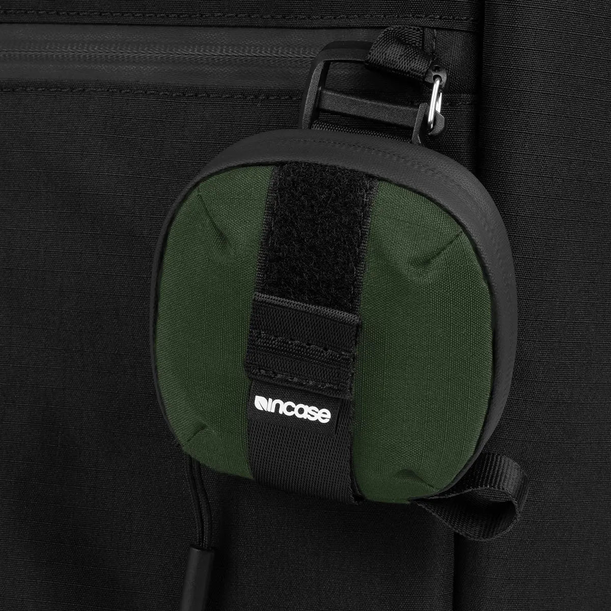 incase-transfer-earbuds-case-hartschalen-etui-mit-karabiner-f-r-kabelloses-laden image 8
