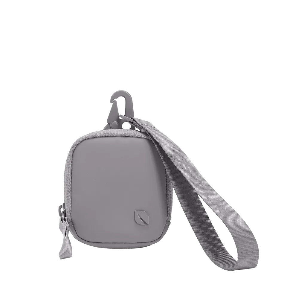 incase-a-r-c-compact-pouch-respun-recycling-polyester-abnehmbare-tasche image 1