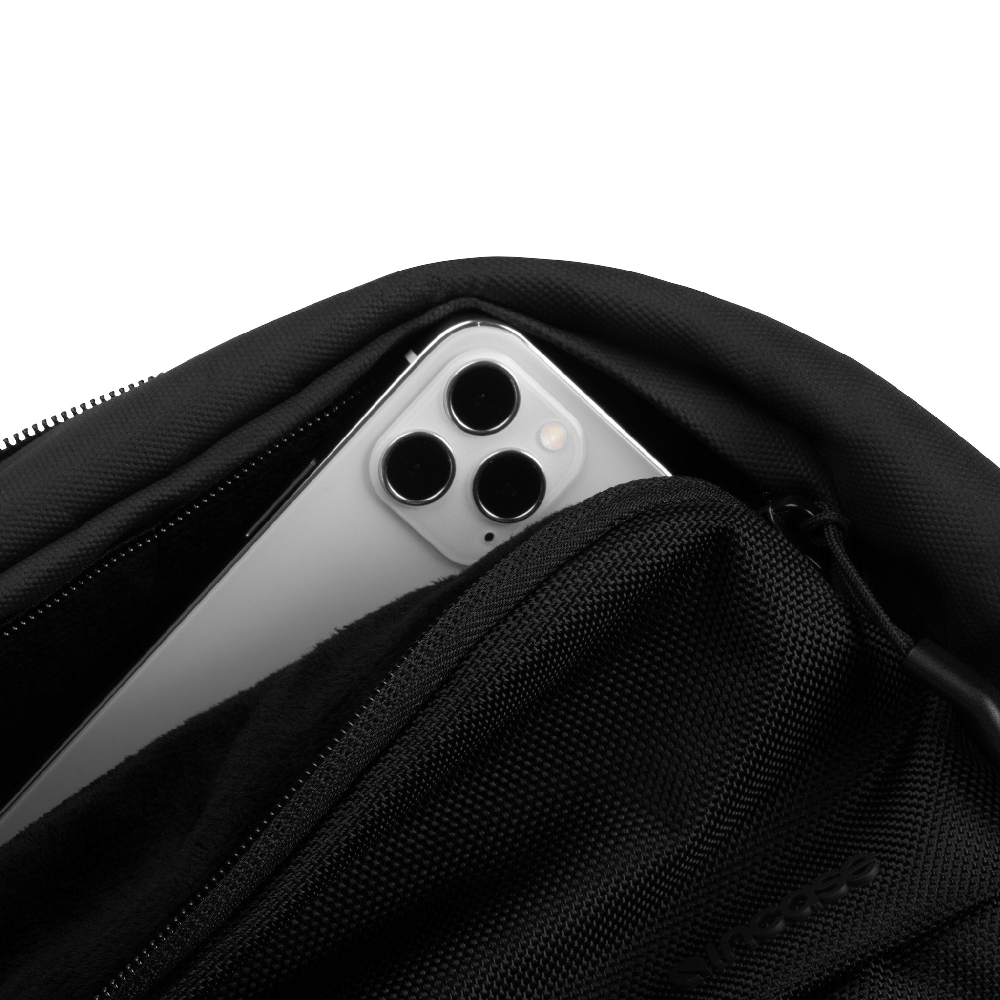 incase-city-compact-rucksack-18l-passend-f-r-macbook-air-und-macbook-pro image 8