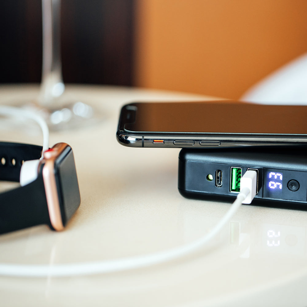 adonit-travelcube-powerbank-6700-mah-qi-wireless-charger-weltadapter image 5