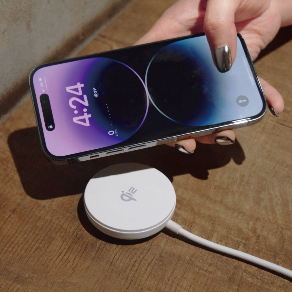 adonit-qi2-wireless-charger-15w-iphone-ladepad-mit-standfunktion-schwarz image 2