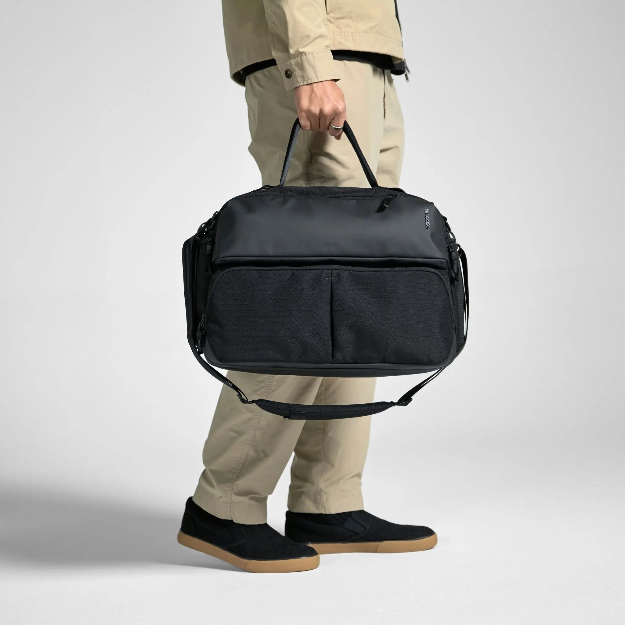 incase-a-r-c-duffel-40l-reisetasche-mit-laptopfach-wasserresistent-handgep-ck-ta image 2