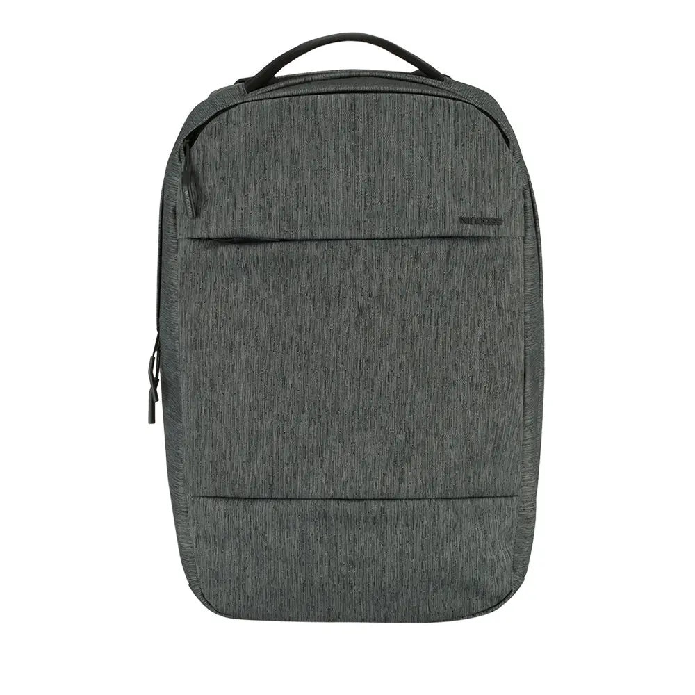 incase-city-compact-backpack-18l-rucksack-mit-16-zoll-laptopfach-und-faux-fur-sc image 1