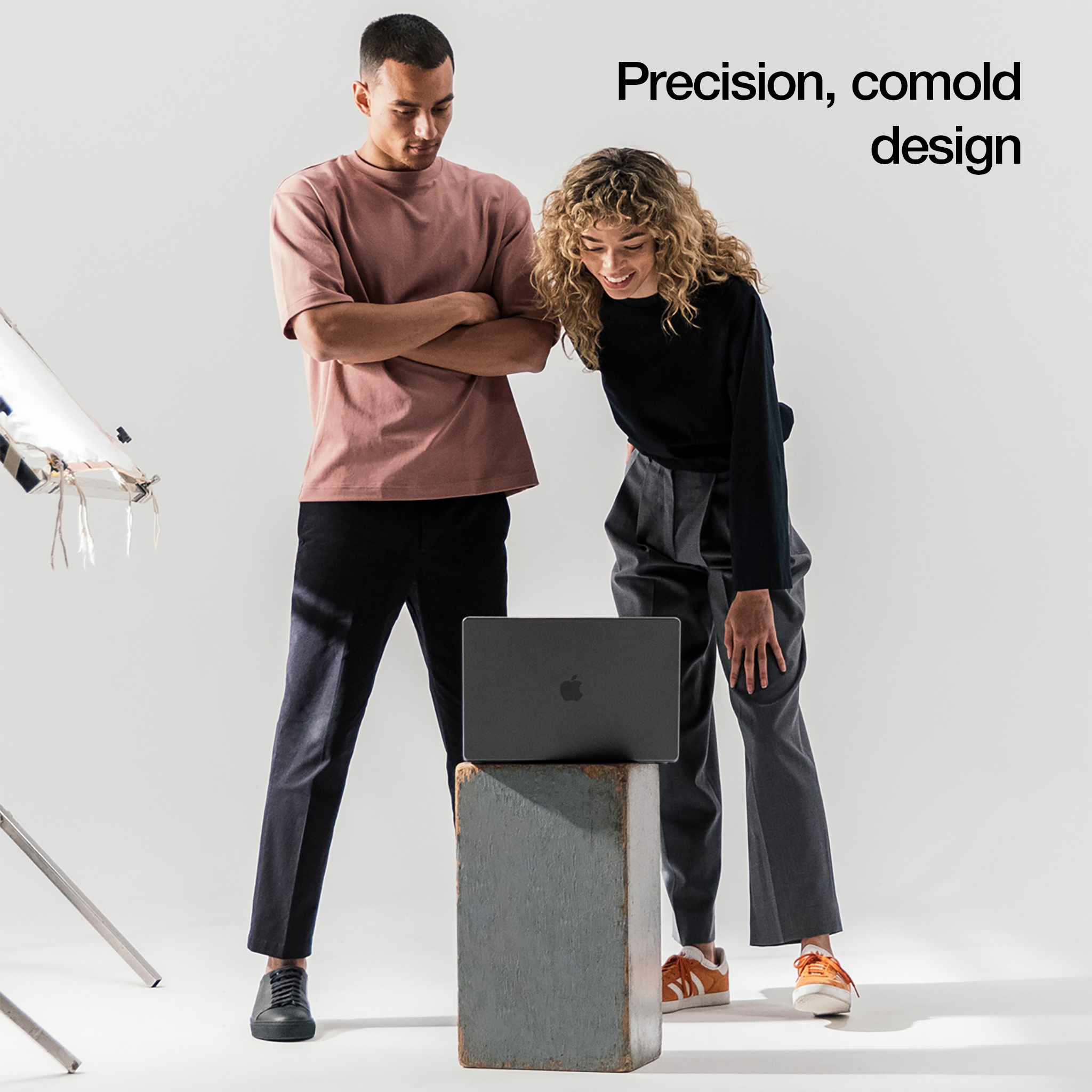 incase-dots-hardshell-mit-makrolon-f-r-macbook-air-13-textur-punkte-design-pr-zi image 5