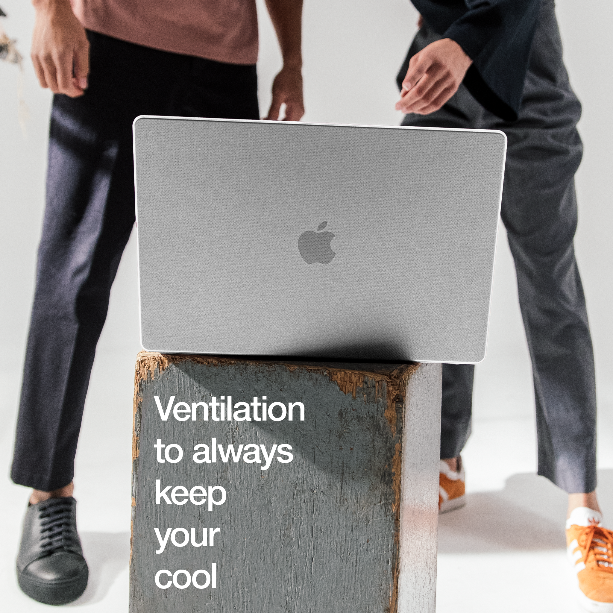 incase-dots-hardshell-case-mit-makrolon-f-r-macbook-pro-13-g-nstige-h-lle-f-r-m1 image 4