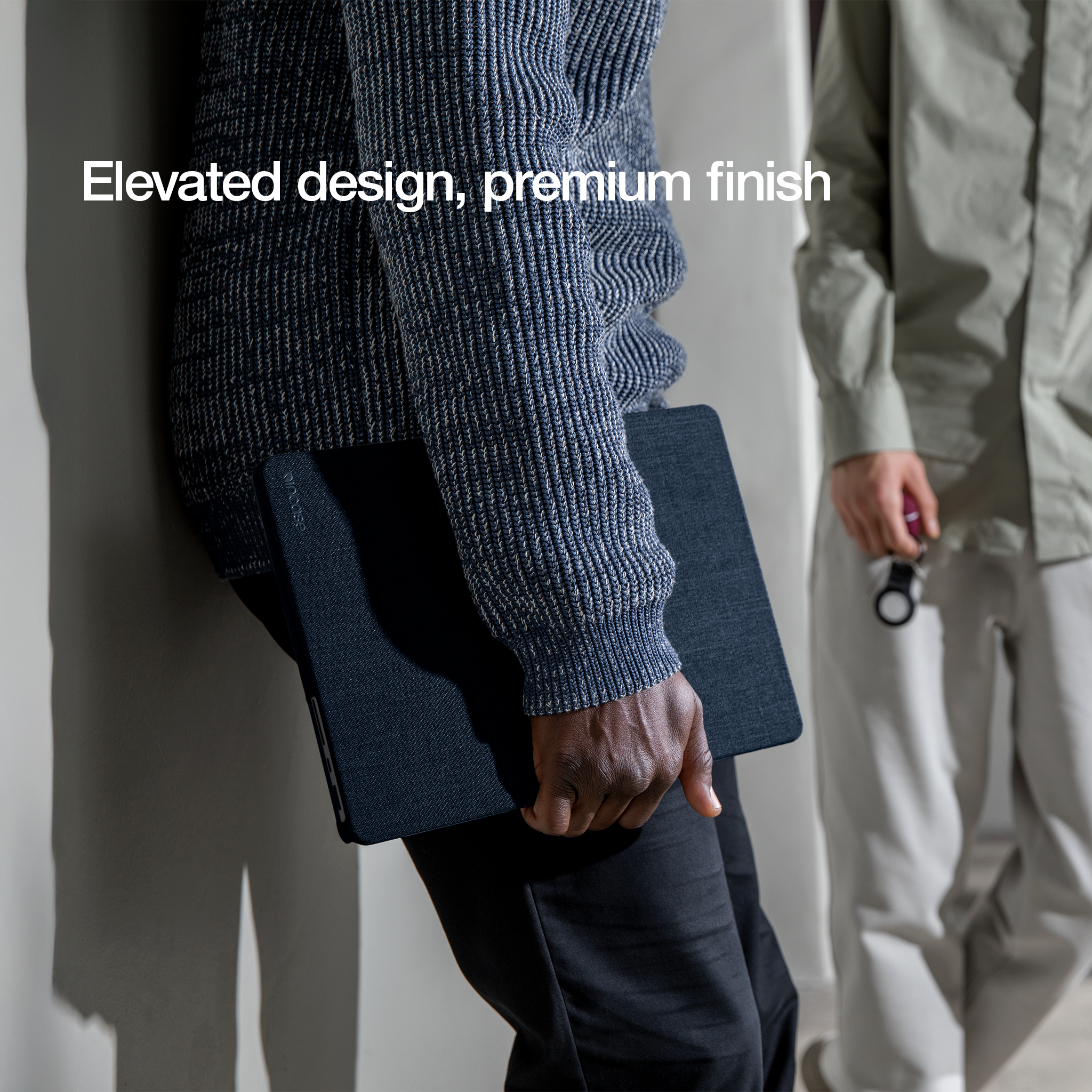 incase-textured-hardshell-mit-woolenex-f-r-macbook-pro-16-cobalt-grau image 2