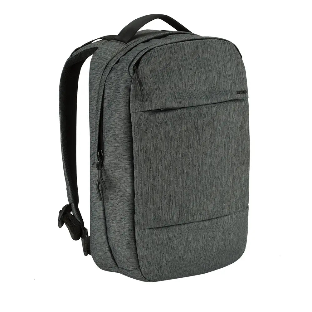 incase-city-compact-backpack-18l-rucksack-mit-16-zoll-laptopfach-und-faux-fur-sc image 4
