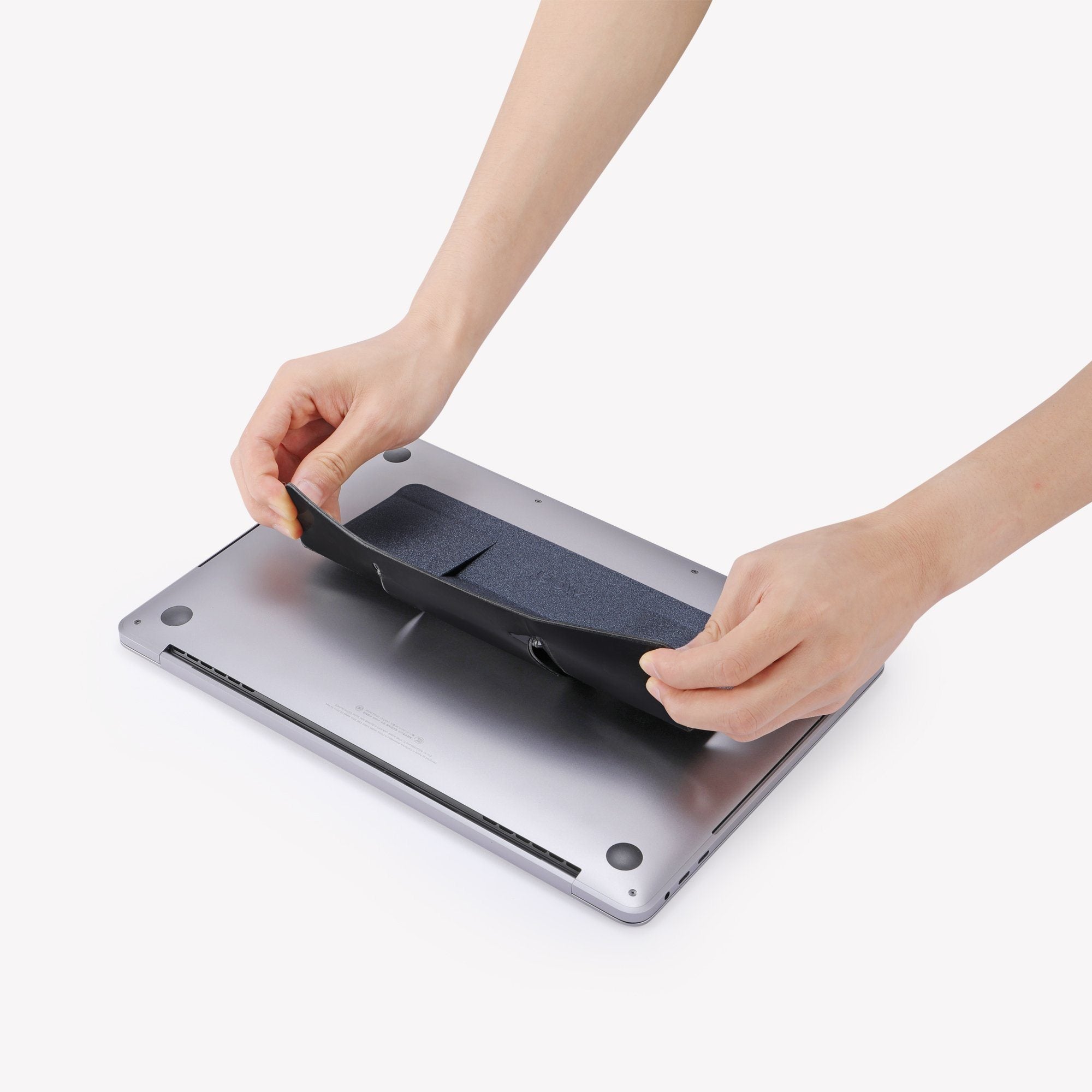 moft-adhesive-laptop-stand-selbstklebender-laptopst-nder image 6