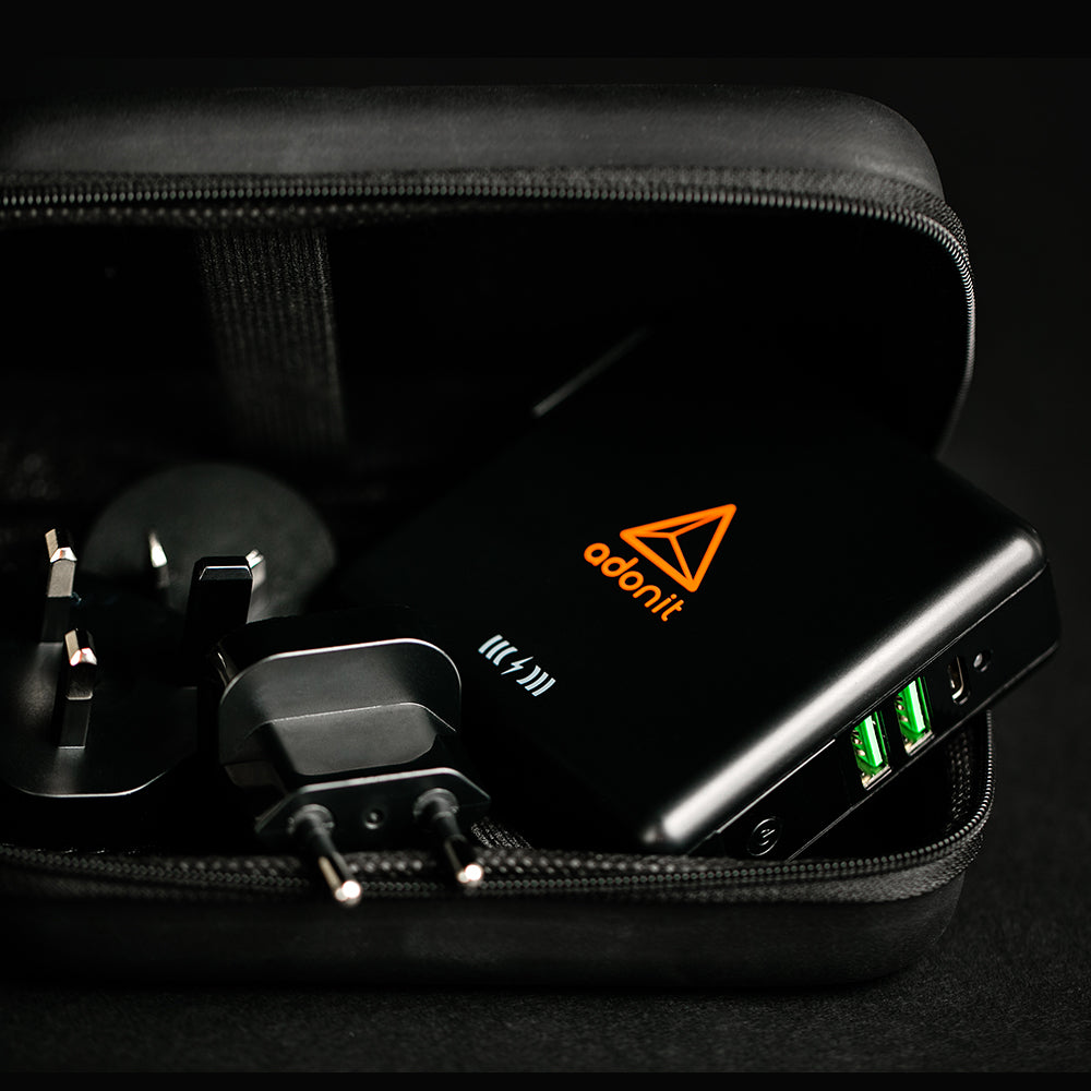 adonit-travelcube-powerbank-6700-mah-qi-wireless-charger-weltadapter image 2